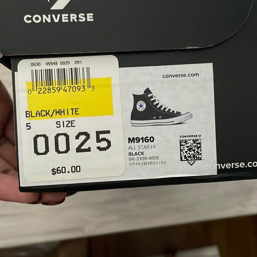 Converse high top black never worn size 5 in men 6.5 in women